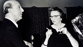 "Salazar autorizou a marquesa Olga do Cadaval a trazer ao país os grandes nomes da música do bloco comunista" "Salazar autorizou a marquesa Olga do Cadaval a trazer ao país os grandes nomes da música do bloco comunista"